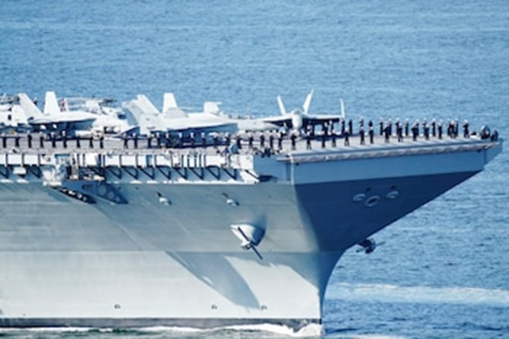 Estados Unidos muestra su fuerza naval en la amenaza de una escalada entre Israel e Irán
