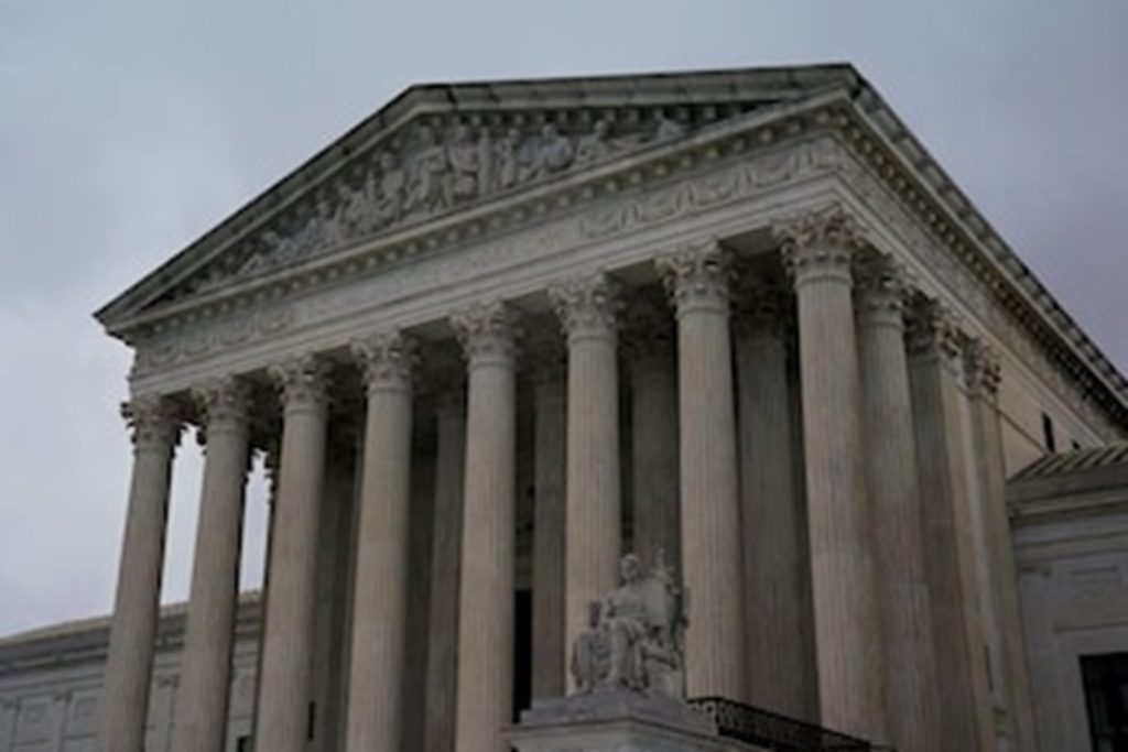 La Corte Suprema de los Estados Unidos limita el alcance de los jueces federales para detener las decisiones de Trump
